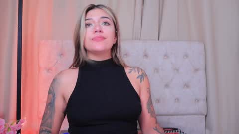 Ashley Lauren online show from December 20, 10:16 am