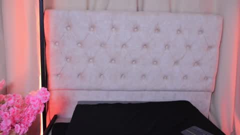 Ashley Lauren online show from December 23, 4:12 am