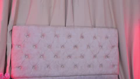 Ashley Lauren online show from December 27, 7:08 am