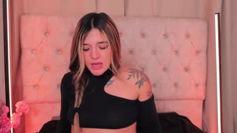 Ashley Lauren online show from February 11, 10:15 am