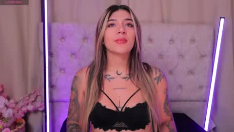 Ashley Lauren online show from February 20, 3:45 am