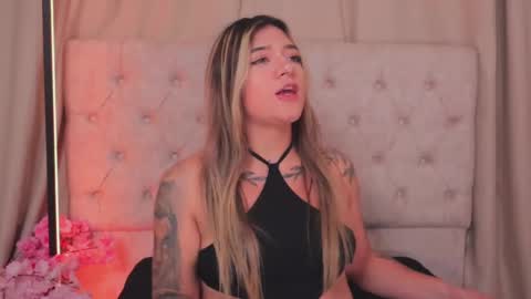 Ashley Lauren online show from February 26, 4:03 am