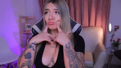 Ashley Lauren online show from September 18, 4:14 am