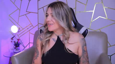 Ashley Lauren online show from September 26, 4:38 am