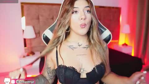 Ashley Lauren online show from February 24, 3:59 am