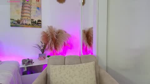 Snapshot of ashleywalkerr chatting on November 10, 1:04 am ashleywalkerr online show from November 10, 1:04 am