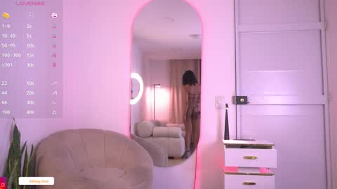 Snapshot of ashleyyfox_ chatting on February 16, 12:19 am Ashley Fox online show from February 16, 12:19 am