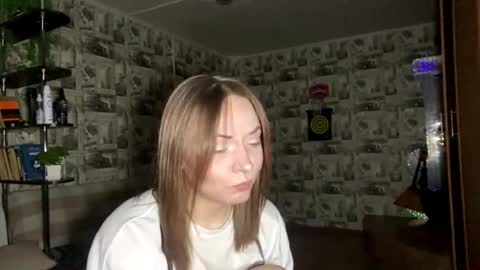 Lily online show from March 25, 5:19 pm