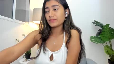 Snapshot of ashllovee_ chatting on January 17, 11:40 pm ashllovee online show from January 17, 11:40 pm