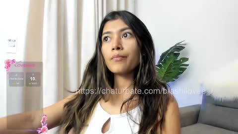 Snapshot of ashllovee_ chatting on February 16, 2:32 pm ashllovee online show from February 16, 2:32 pm