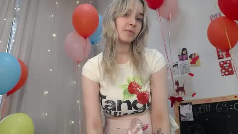 ashly_cherry online show from May 6, 11:04 am