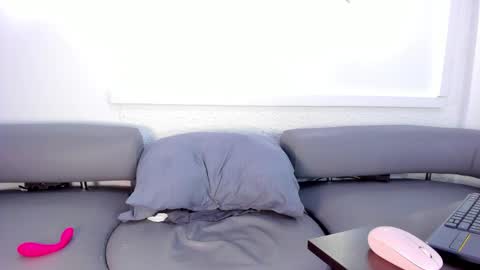 Snapshot of ashly_nt chatting on April 1, 11:35 pm Ashly 3 online show from April 1, 11:35 pm