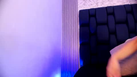 ashlybenison online show from December 9, 4:34 am