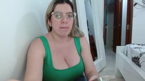 AshlyMoon online show from January 7, 6:45 pm