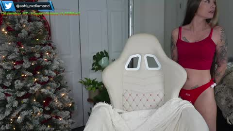 Snapshot of ashlyndiamond chatting on December 23, 10:23 pm Ashlyndiamond online show from December 23, 10:23 pm