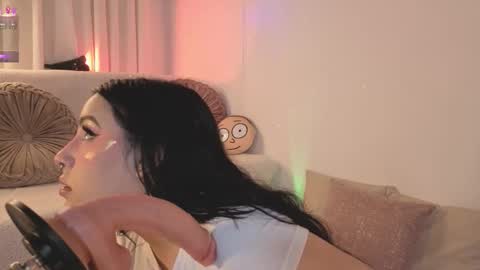 Snapshot of ashlynnlowe_ chatting on February 26, 10:20 pm Ash online show from February 26, 10:20 pm