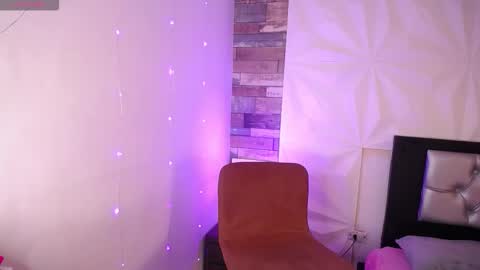 Snapshot of ashlyypink chatting on September 27, 4:28 am Ashly online show from September 27, 4:28 am