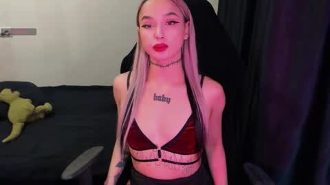 Snapshot of ashmila chatting on February 18, 5:14 am Mila online show from February 18, 5:14 am