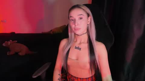 Snapshot of ashmila chatting on March 8, 2:37 am Mila online show from March 8, 2:37 am