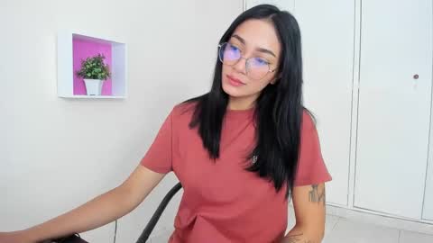 Snapshot of asiam_brunet chatting on January 7, 12:52 pm Camila online show from January 7, 12:52 pm