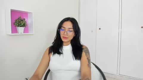 Snapshot of asiam_brunet chatting on January 31, 1:02 pm Camila online show from January 31, 1:02 pm