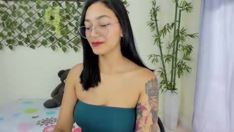 Snapshot of asiam_brunet chatting on September 20, 2:29 pm Camila online show from September 20, 2:29 pm