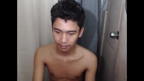 Snapshot of asian_ainsley69 chatting on April 20, 5:48 pm asian_ainsley69 online show from April 20, 5:48 pm