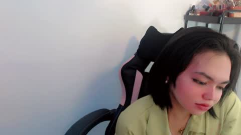 Snapshot of asian_ashlea chatting on June 29, 9:59 pm asian_ashlea online show from June 29, 9:59 pm