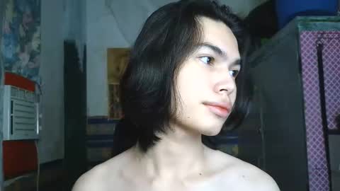asian_babyboi online show from May 11, 4:48 pm