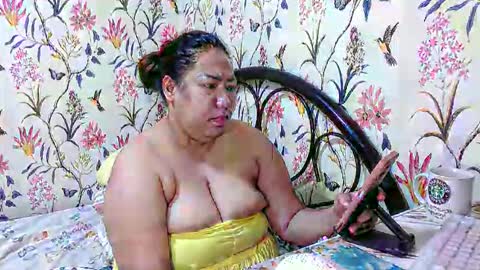 Snapshot of asian_bigboobs20 chatting on October 13, 5:35 pm Asian Bigboobs20 online show from October 13, 5:35 pm