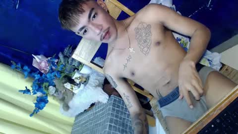 Snapshot of asian_kimxxx chatting on December 12, 10:13 am don online show from December 12, 10:13 am