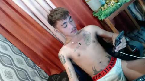 Snapshot of asian_kimxxx chatting on December 22, 1:34 am don online show from December 22, 1:34 am