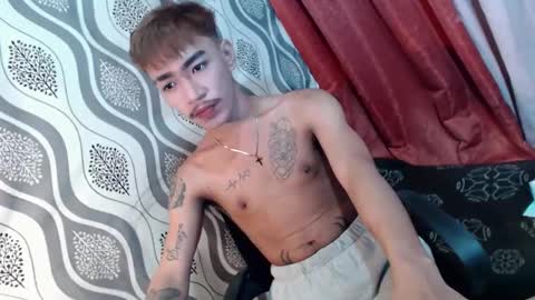 Snapshot of asian_kimxxx chatting on December 26, 12:36 am don online show from December 26, 12:36 am