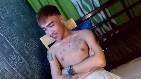 Snapshot of asian_kimxxx chatting on January 4, 3:18 am don online show from January 4, 3:18 am