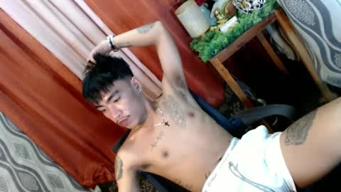 Snapshot of asian_kimxxx chatting on January 16, 3:45 am don online show from January 16, 3:45 am