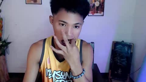 Snapshot of asian_lover05 chatting on October 5, 7:12 pm asian_lover05 online show from October 5, 7:12 pm