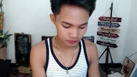 Snapshot of asian_lover05 chatting on October 28, 8:22 pm asian_lover05 online show from October 28, 8:22 pm