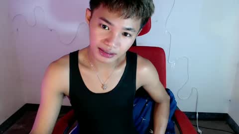 asian_lover05 online show from June 18, 5:17 pm