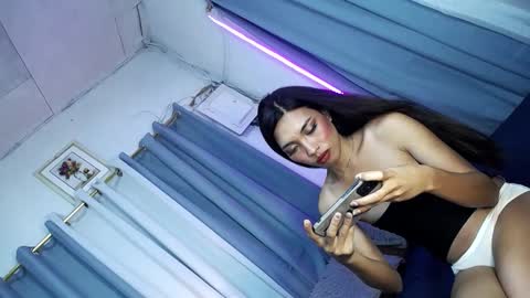 Snapshot of asian_luci chatting on January 4, 8:05 pm LUCI BABE online show from January 4, 8:05 pm