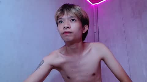 asian_macky online show from April 26, 1:09 pm