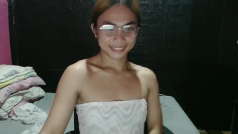 Snapshot of asian_reyshell chatting on January 6, 10:24 am Reyshell online show from January 6, 10:24 am
