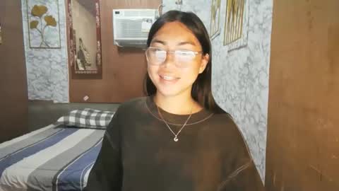 Snapshot of asian_rhean chatting on October 27, 5:33 am Rhean online show from October 27, 5:33 am