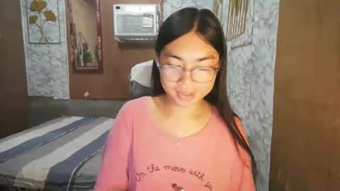 Snapshot of asian_rhean chatting on October 31, 10:55 pm Rhean online show from October 31, 10:55 pm