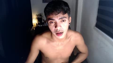 Snapshot of asianboyhunt chatting on December 10, 12:17 am Fev online show from December 10, 12:17 am