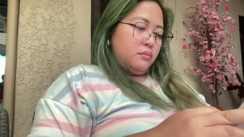 Curvy online show from June 15, 9:50 pm