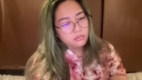 Curvy online show from June 19, 3:05 pm