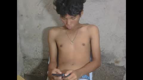 Snapshot of asiancockinsan chatting on December 1, 4:06 am Isan online show from December 1, 4:06 am