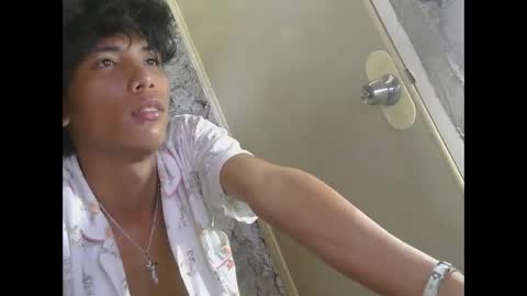 Snapshot of asiancockinsan chatting on January 18, 12:14 am Isan online show from January 18, 12:14 am