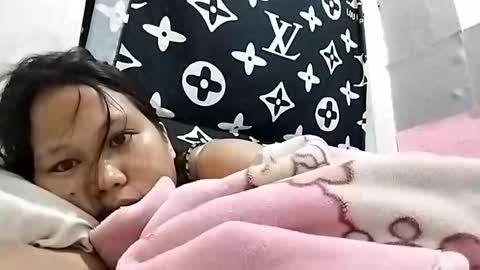 Snapshot of asiancreamy4u chatting on December 2, 4:20 pm asiancreamy4u online show from December 2, 4:20 pm