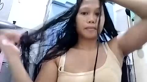 Snapshot of asiancreamy4u chatting on December 5, 9:28 am asiancreamy4u online show from December 5, 9:28 am